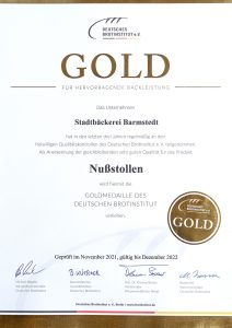 Gold Nußstollen